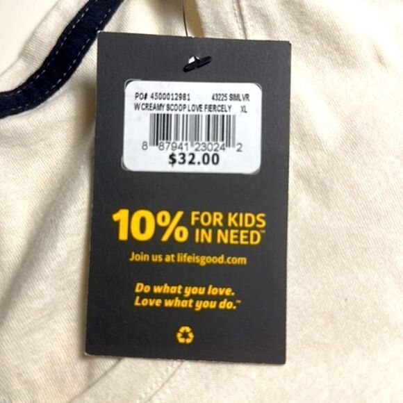 Life Is Good Love Fiercely Graphic Tee - Picture 5 of 5